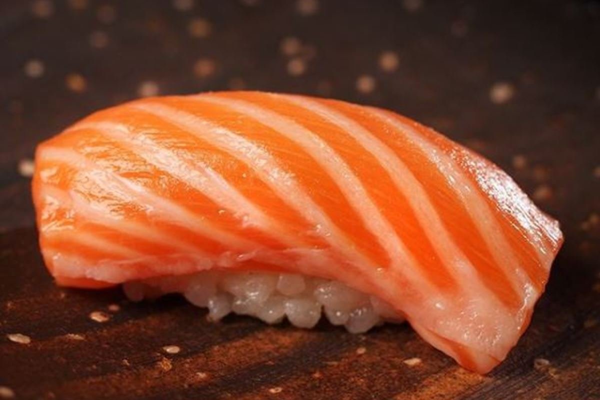 sushi de salmão