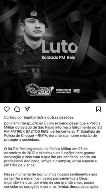 Publicação no Instagram com foto em preto e branco de policial da Rota com a palavra 