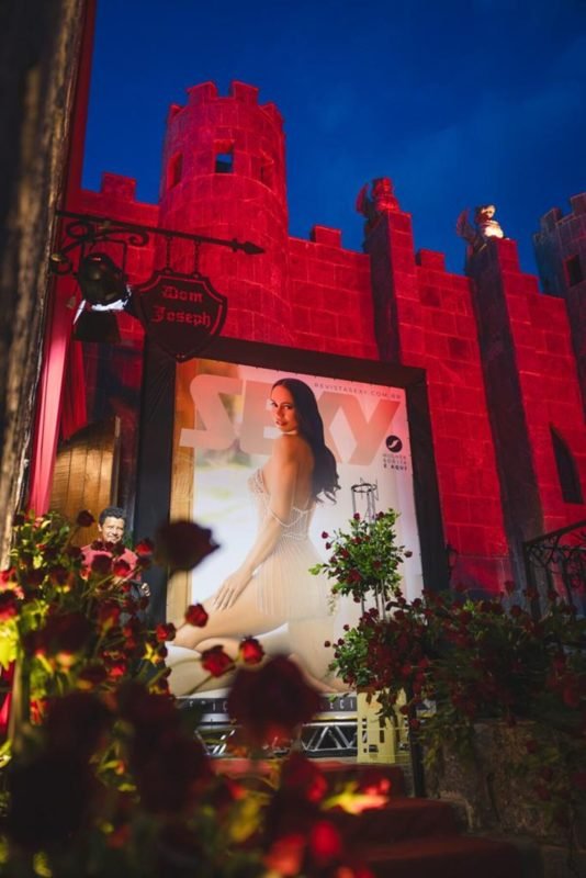 Influenciadora Natiele Aparecida faz festa luxuosa em castelo do Mato Grosso - Metrópoles