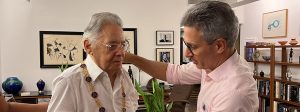 Governador entrega Grande Colar da Inconfidência para o ex-presidente Fernando Henrique Cardoso
