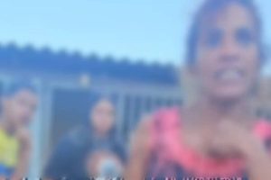 imagem colorida mulher presa por desligar sonda filho e trafico de drogas